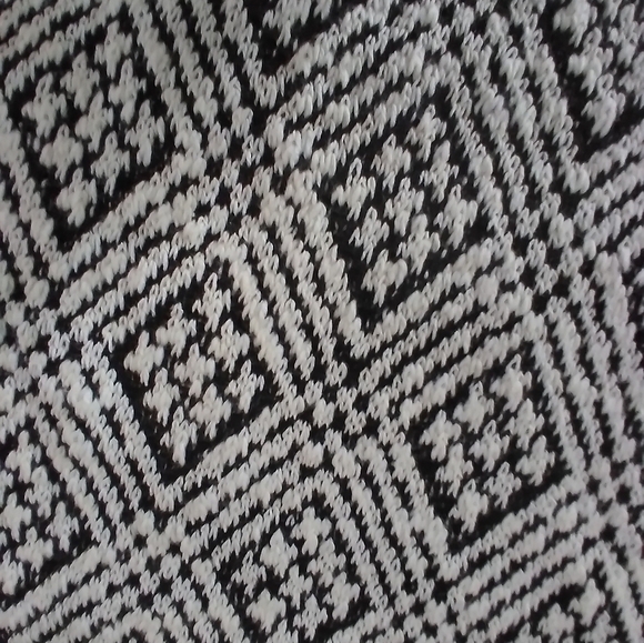 NWT Simply Emma sweater - Picture 3 of 9
